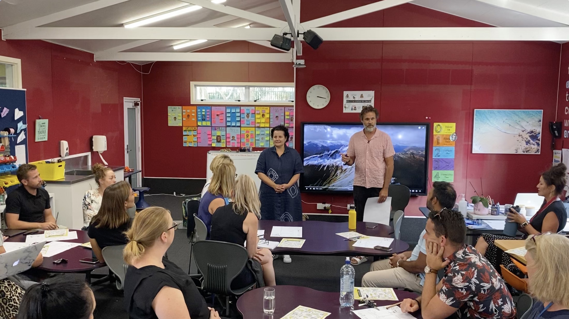 Teachers in an Ideas School session
